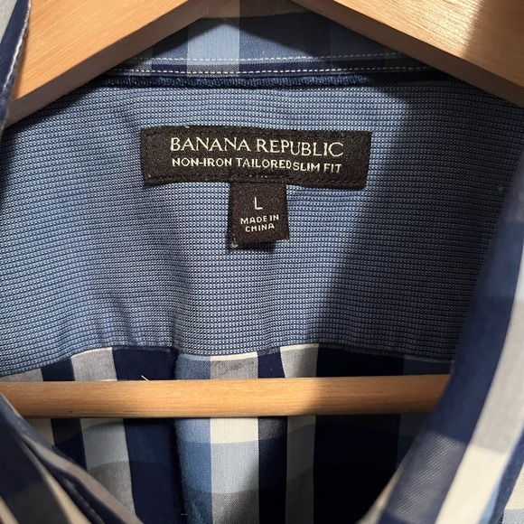 Banana Republic Men's Non Iron Tailored, Slim Fit Button Up Shirt - Picture 6 of 10